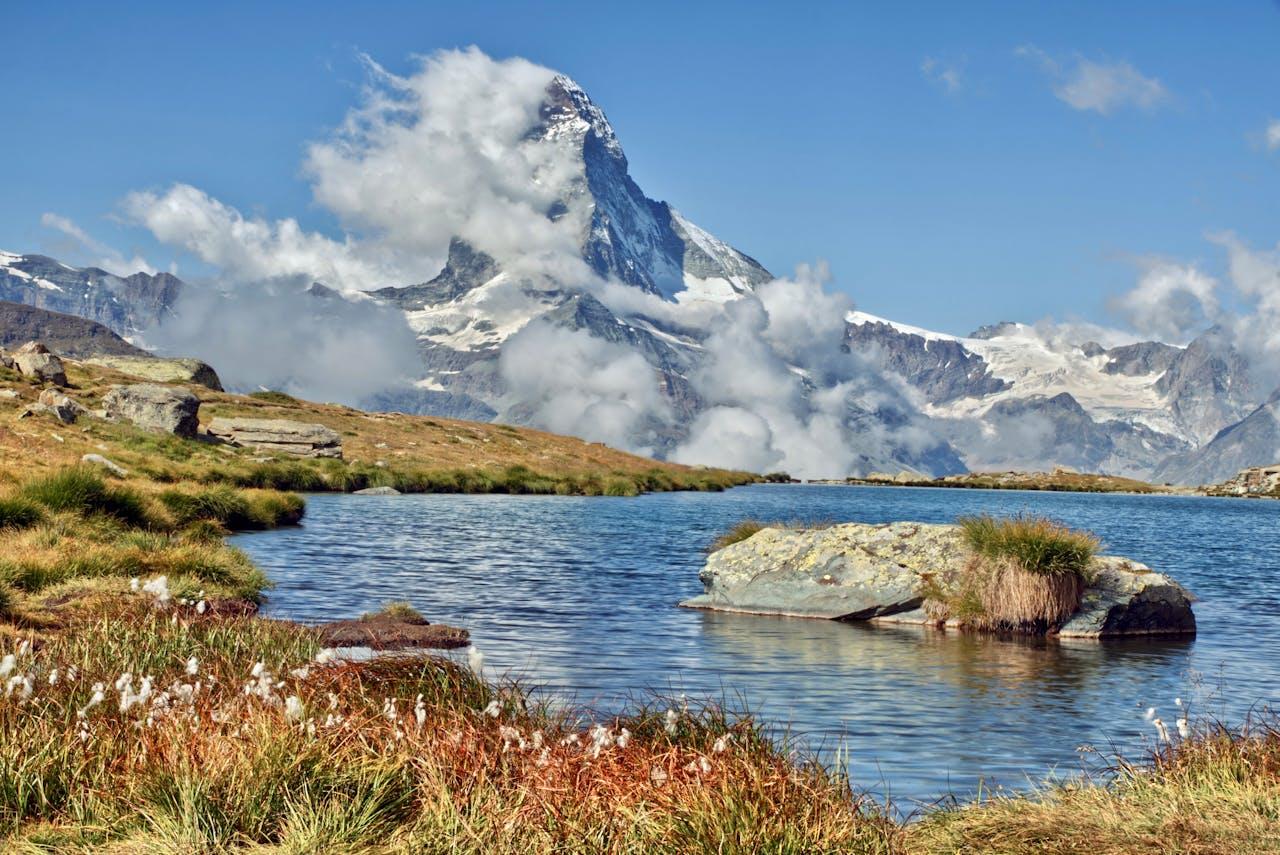 Matterhorn mit klarer Reflexion.