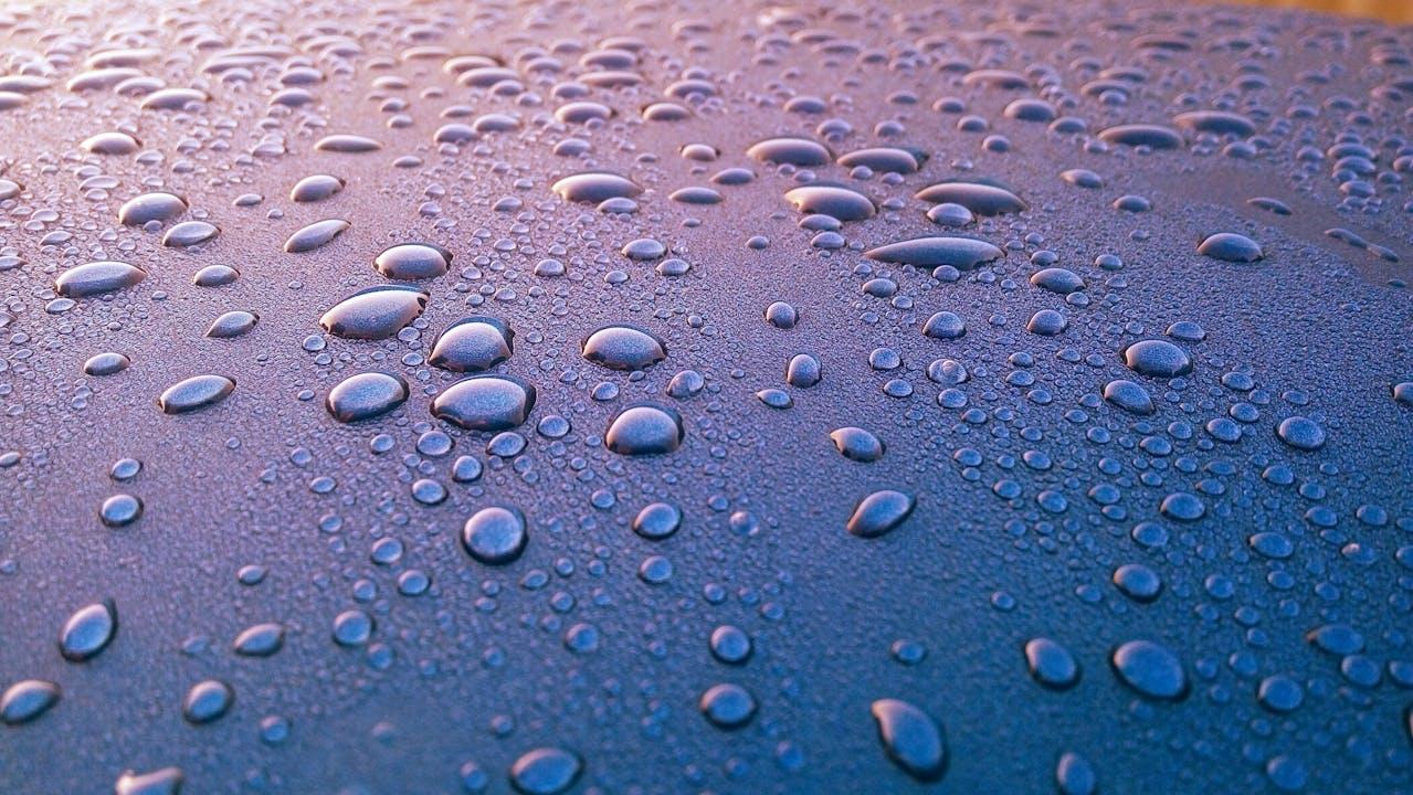 Gocce d'acqua sulla superficie.