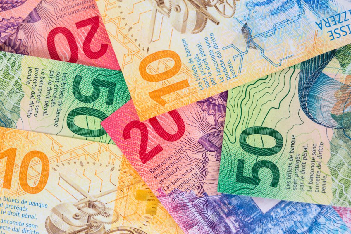 Vielfältige Banknoten, verschiedene Werte.