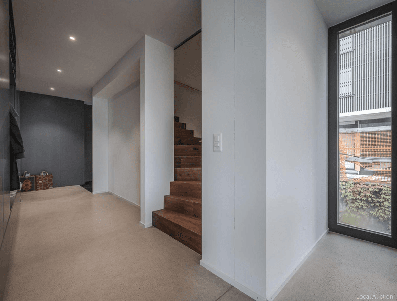 Property Inside Image perspectiv 2