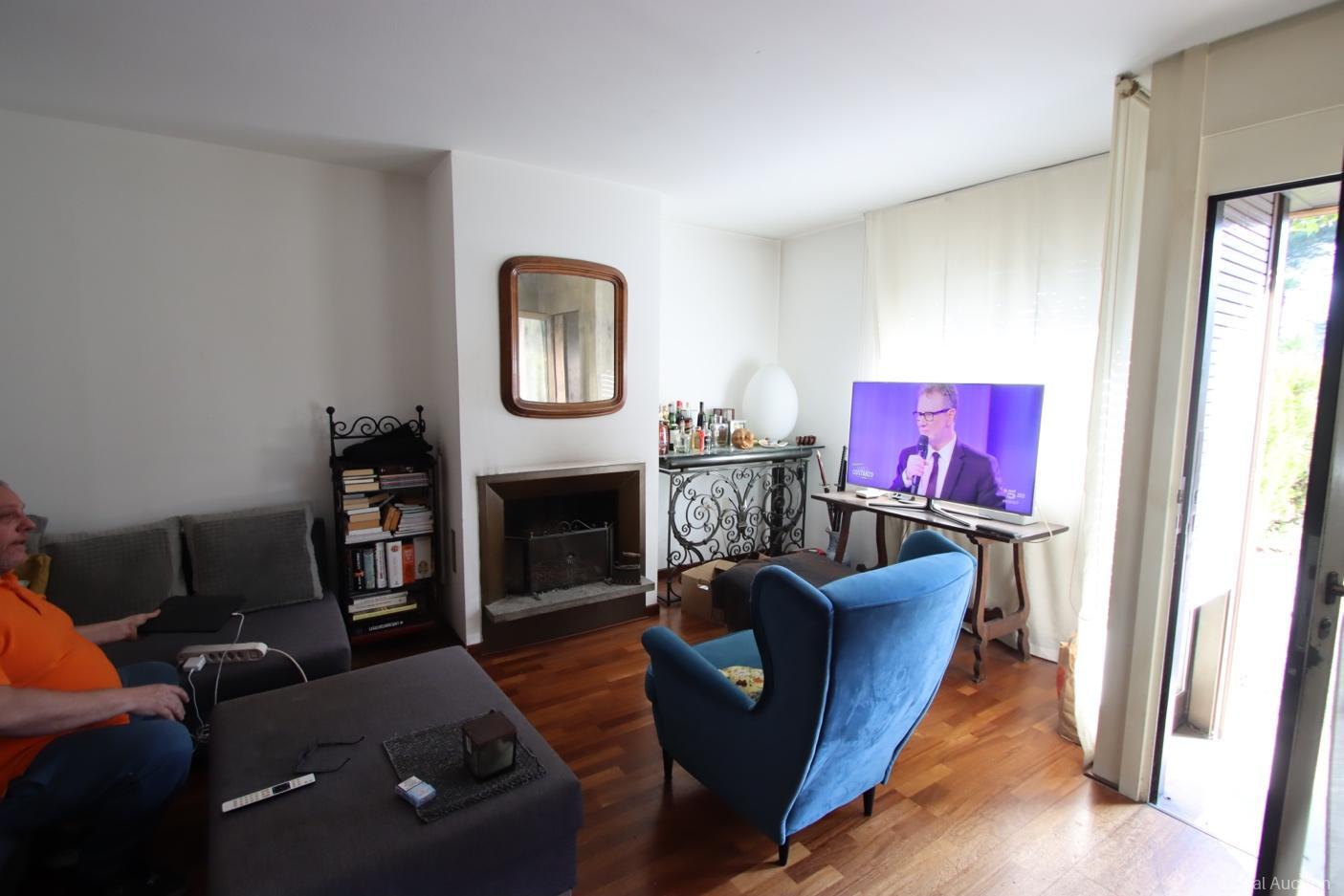 Property Inside Image perspectiv 3