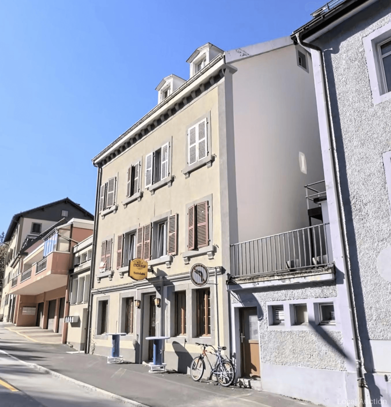 Property Inside Image perspectiv 4