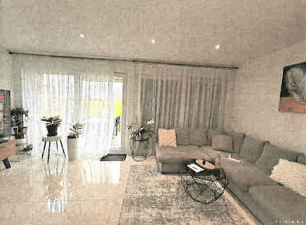 Property Inside Image perspectiv 4