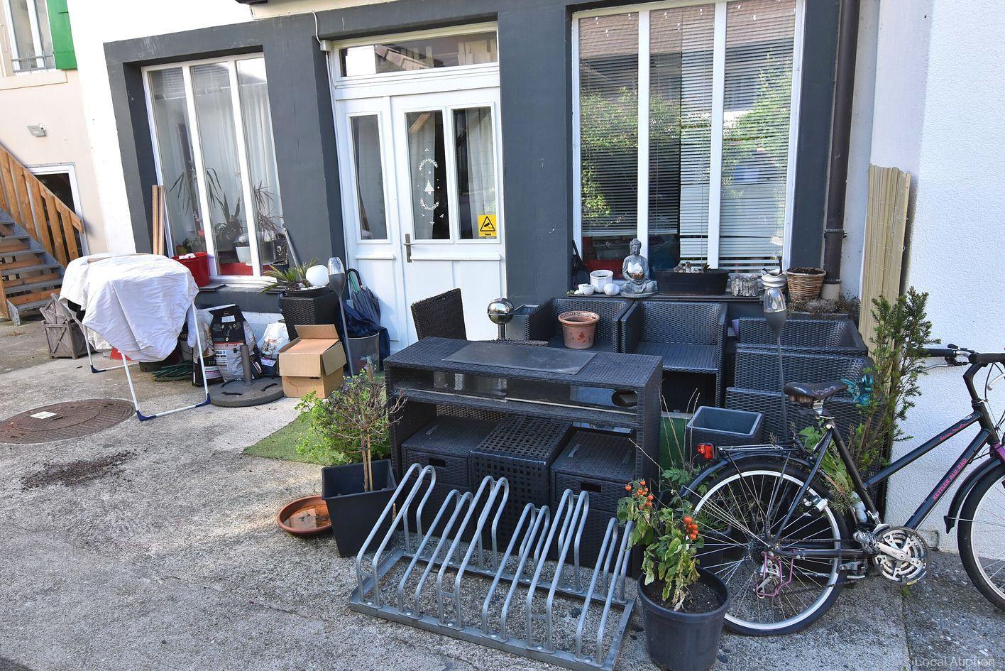 Property Inside Image perspectiv 4