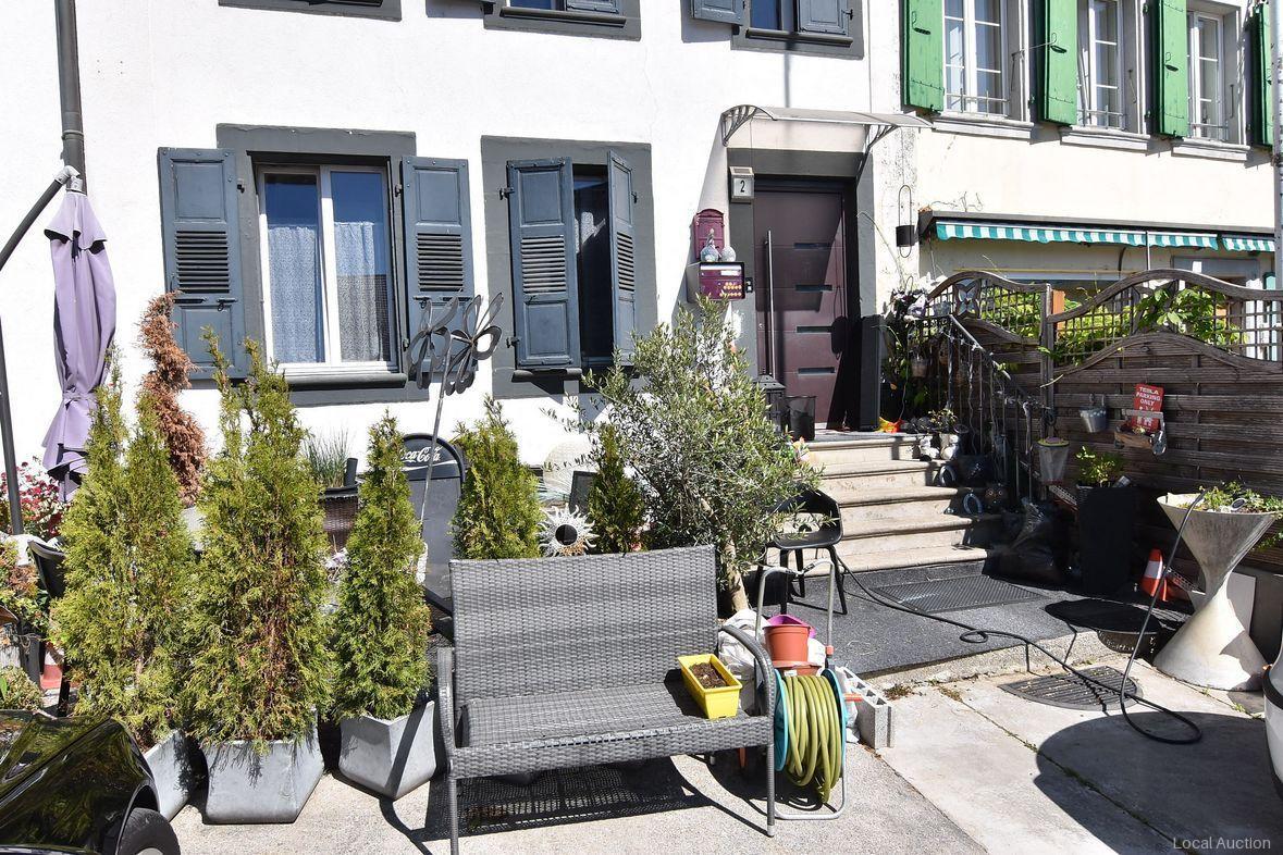 Property Inside Image perspectiv 3