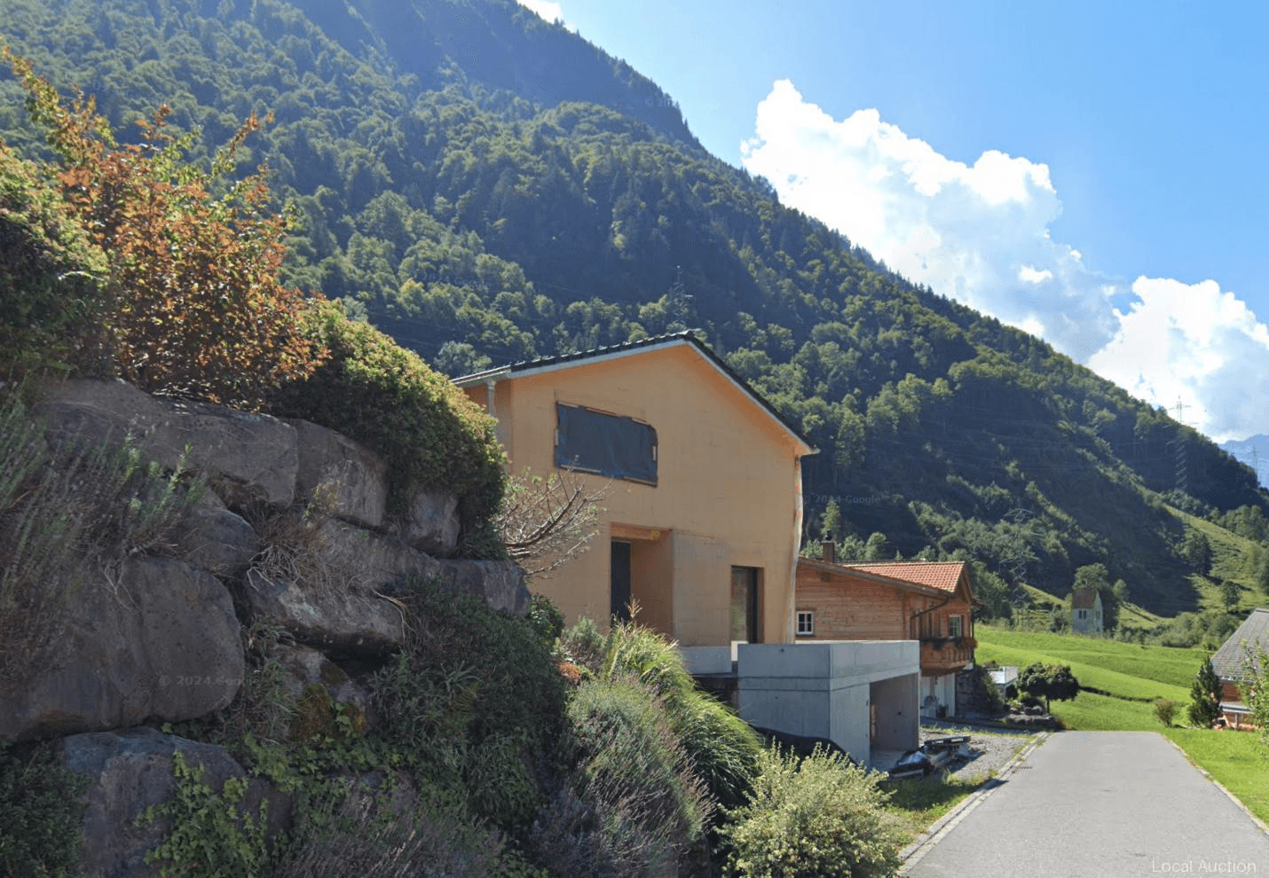 Property Inside Image perspectiv 3