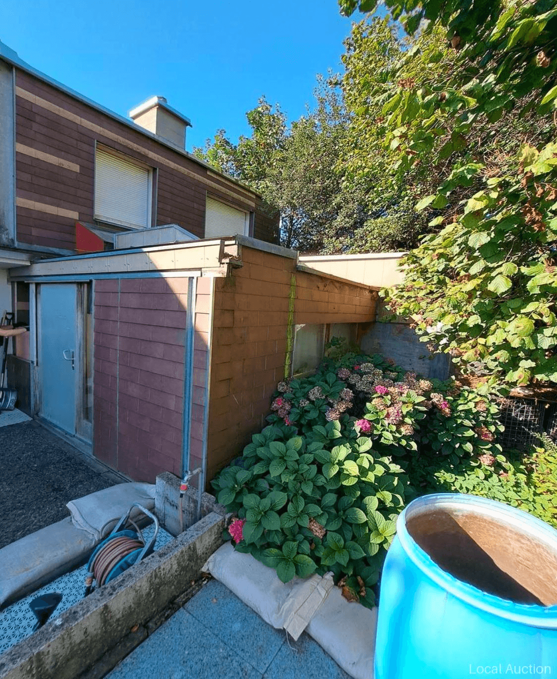 Property Inside Image perspectiv 1