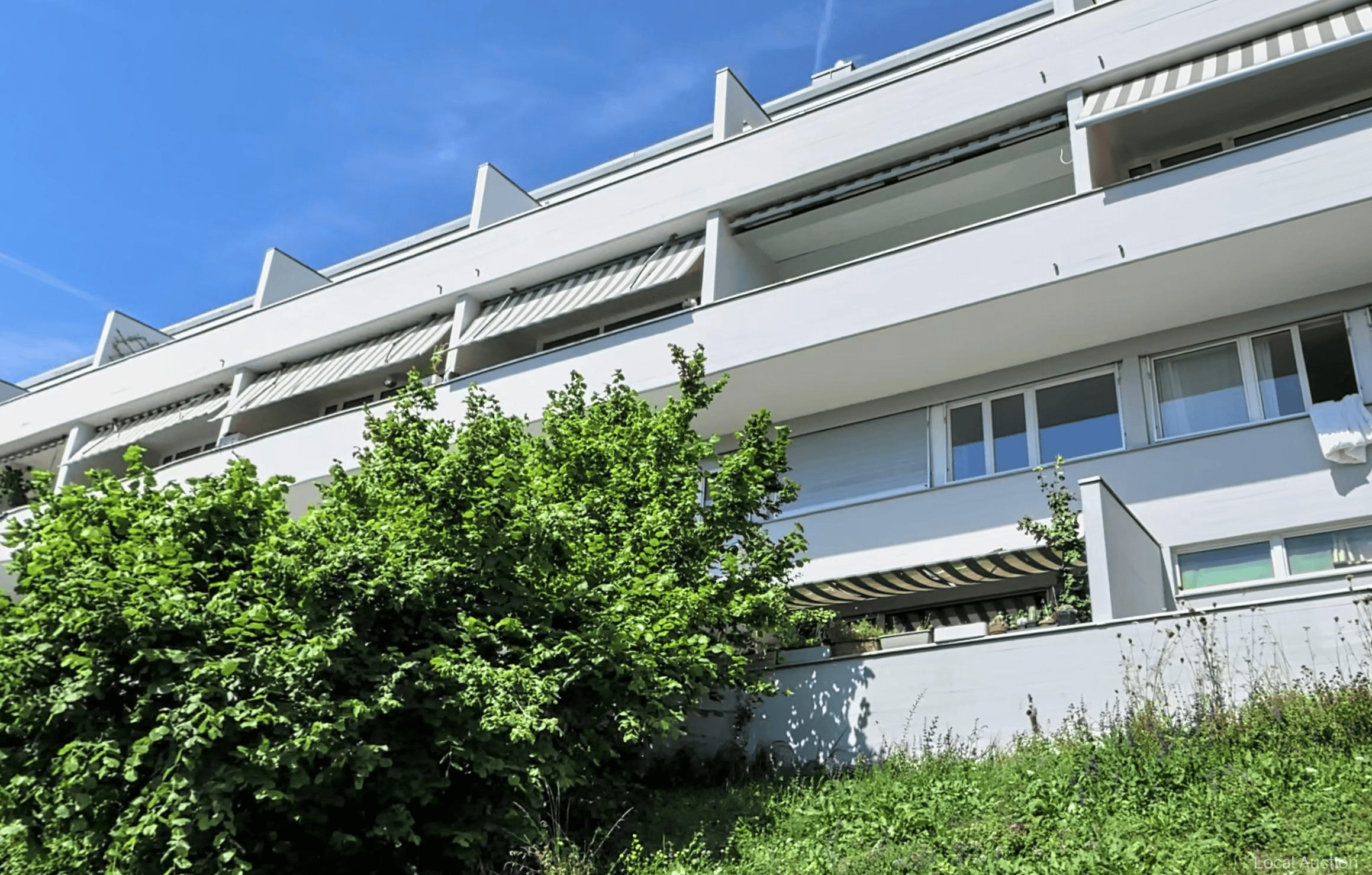 Property Inside Image perspectiv 1