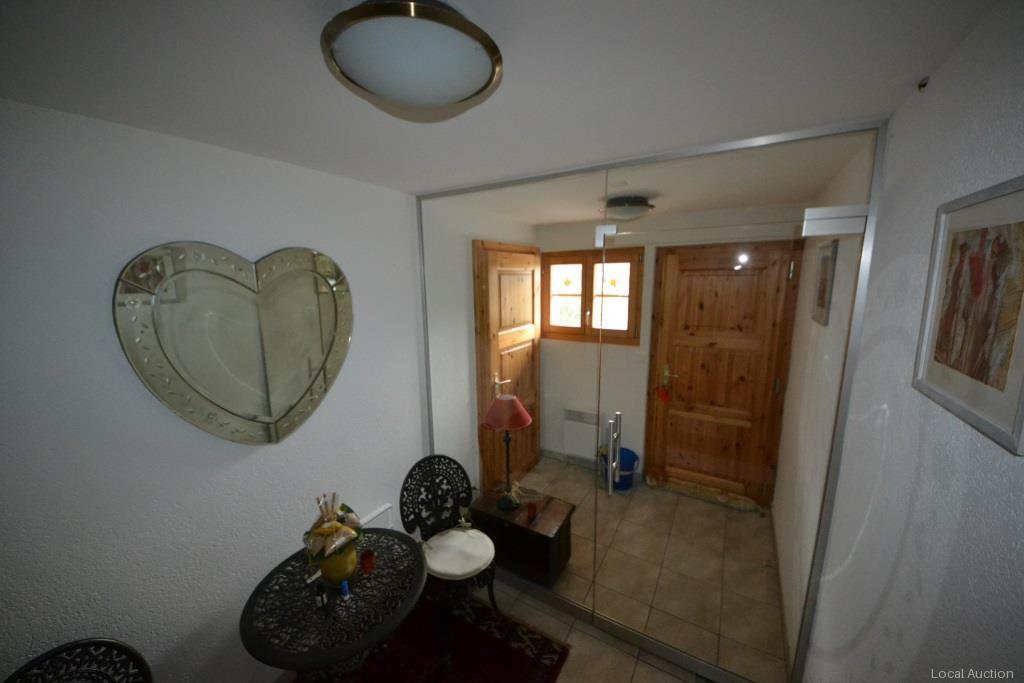 Property Inside Image perspectiv 3