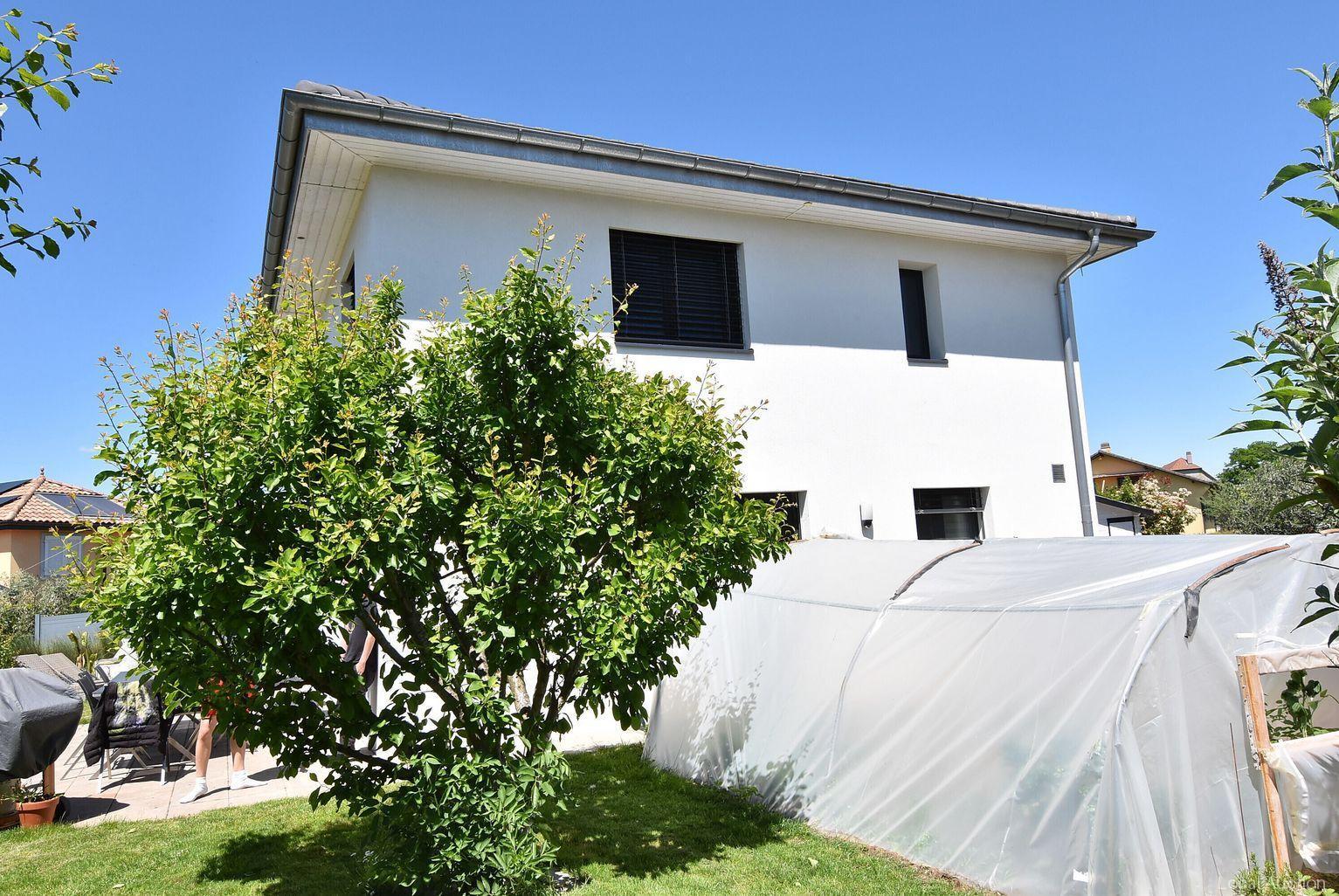 Property Inside Image perspectiv 4