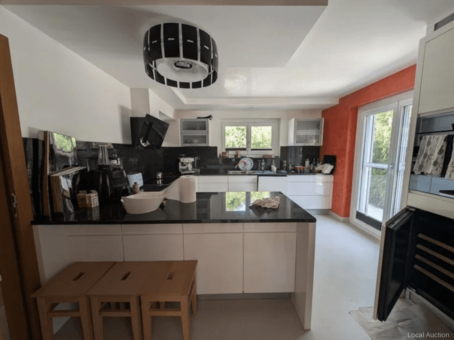 Property Inside Image perspectiv 2