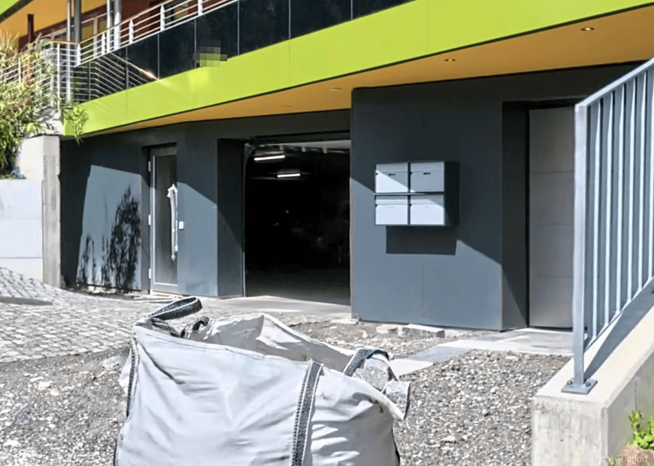 Property Inside Image perspectiv 2