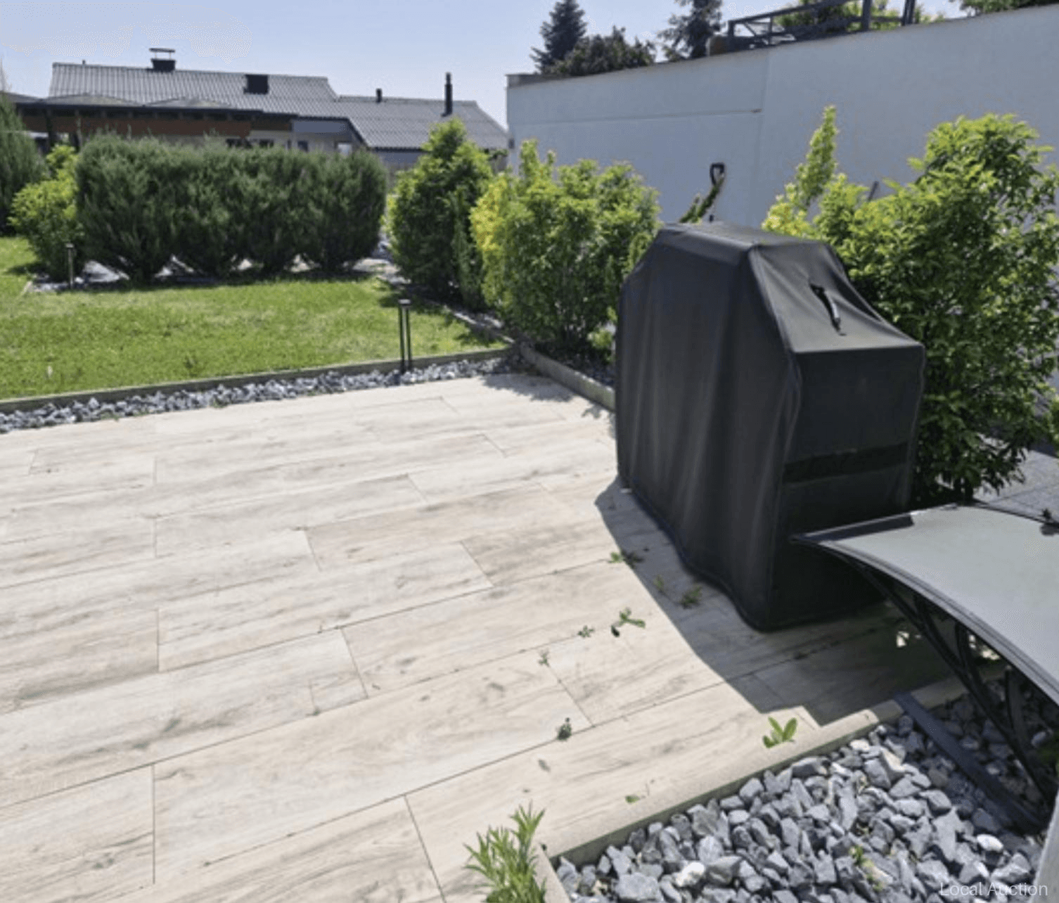 Property Inside Image perspectiv 3