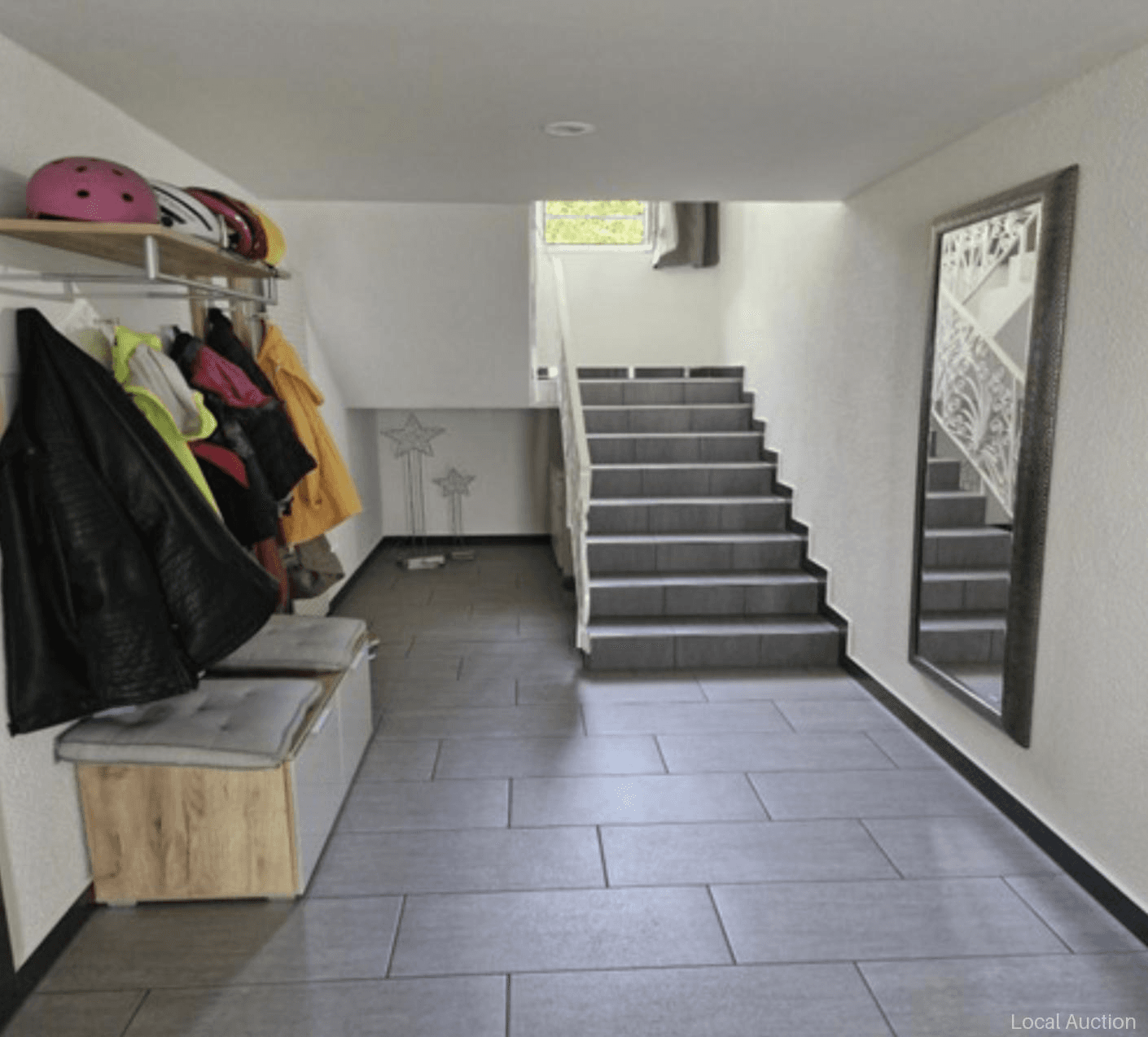 Property Inside Image perspectiv 1