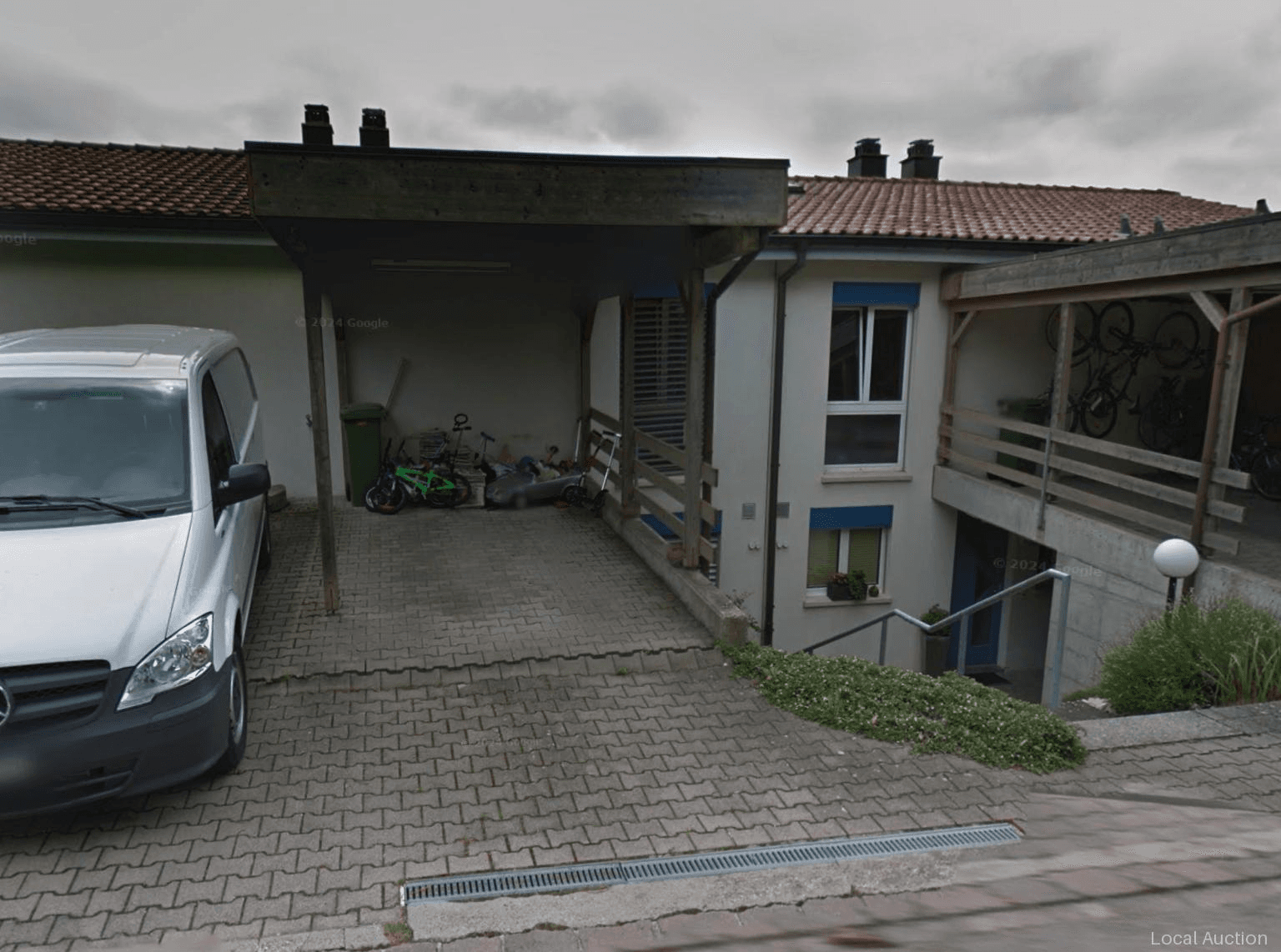 Property Inside Image perspectiv 1