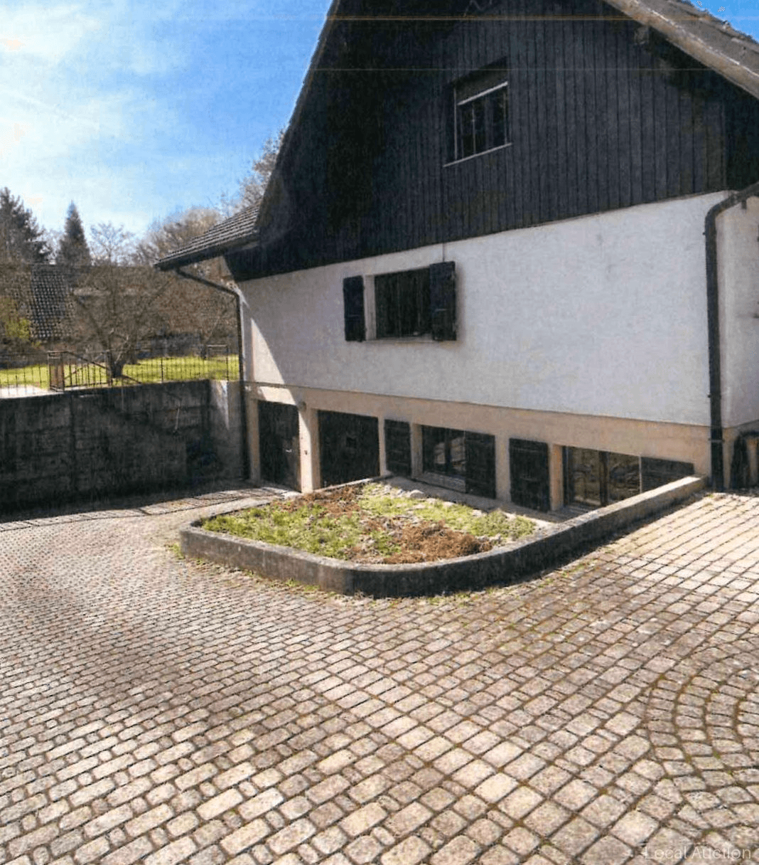 Property Inside Image perspectiv 3