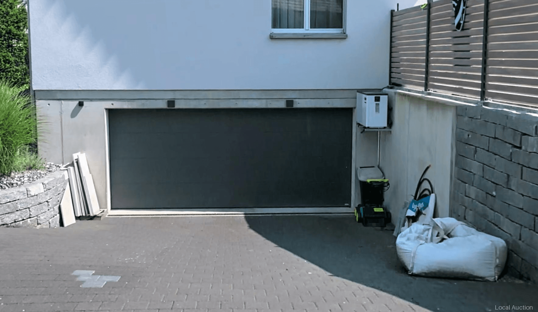 Property Inside Image perspectiv 3