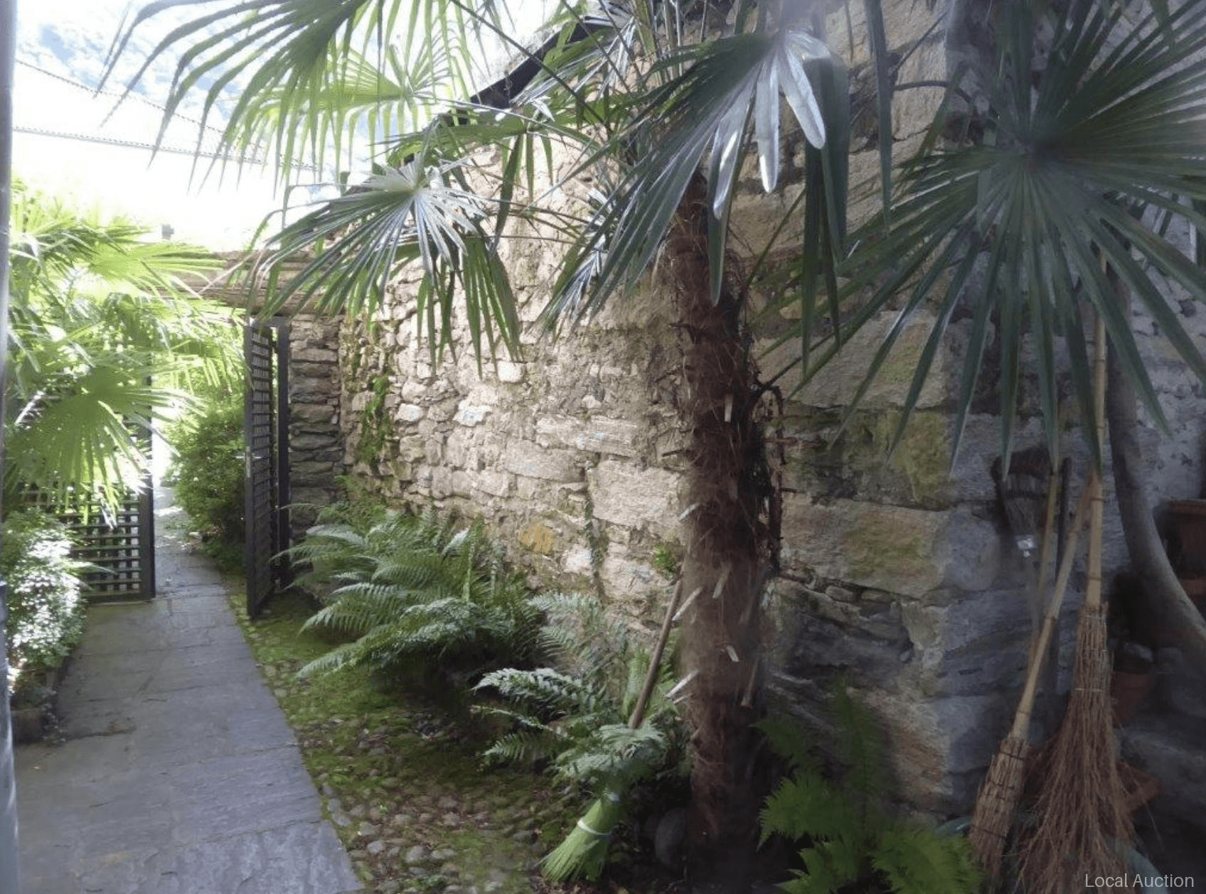 Property Inside Image perspectiv 3