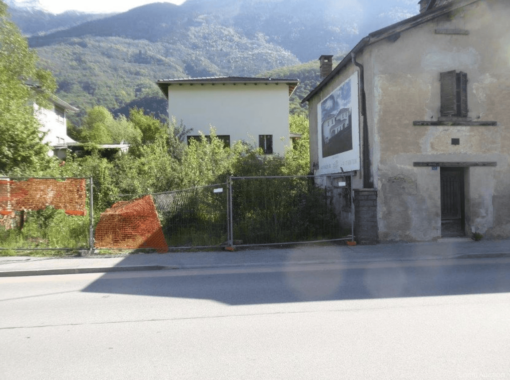 Property Inside Image perspectiv 1