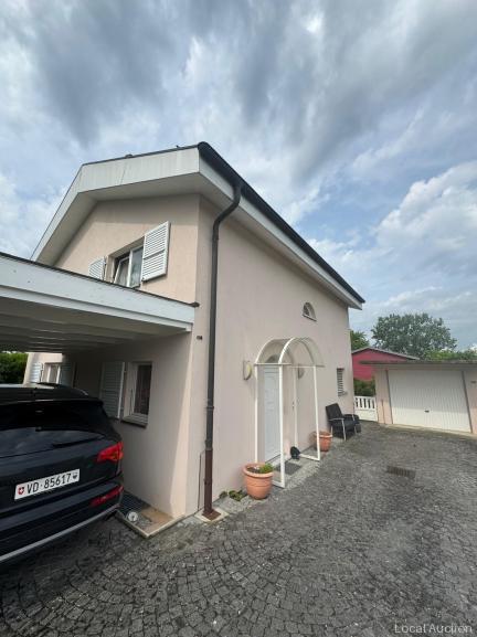 Property Inside Image perspectiv 1