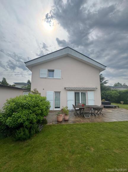 Property Inside Image perspectiv 4