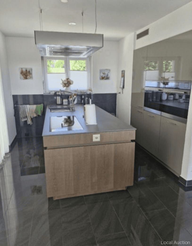 Property Inside Image perspectiv 3