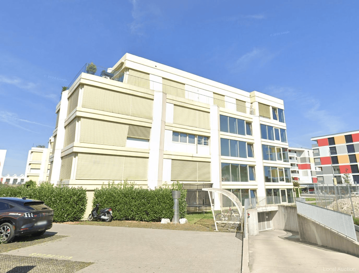 Property Inside Image perspectiv 1