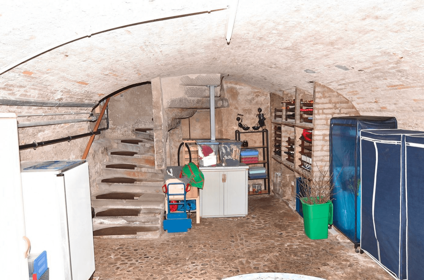 Property Inside Image perspectiv 4