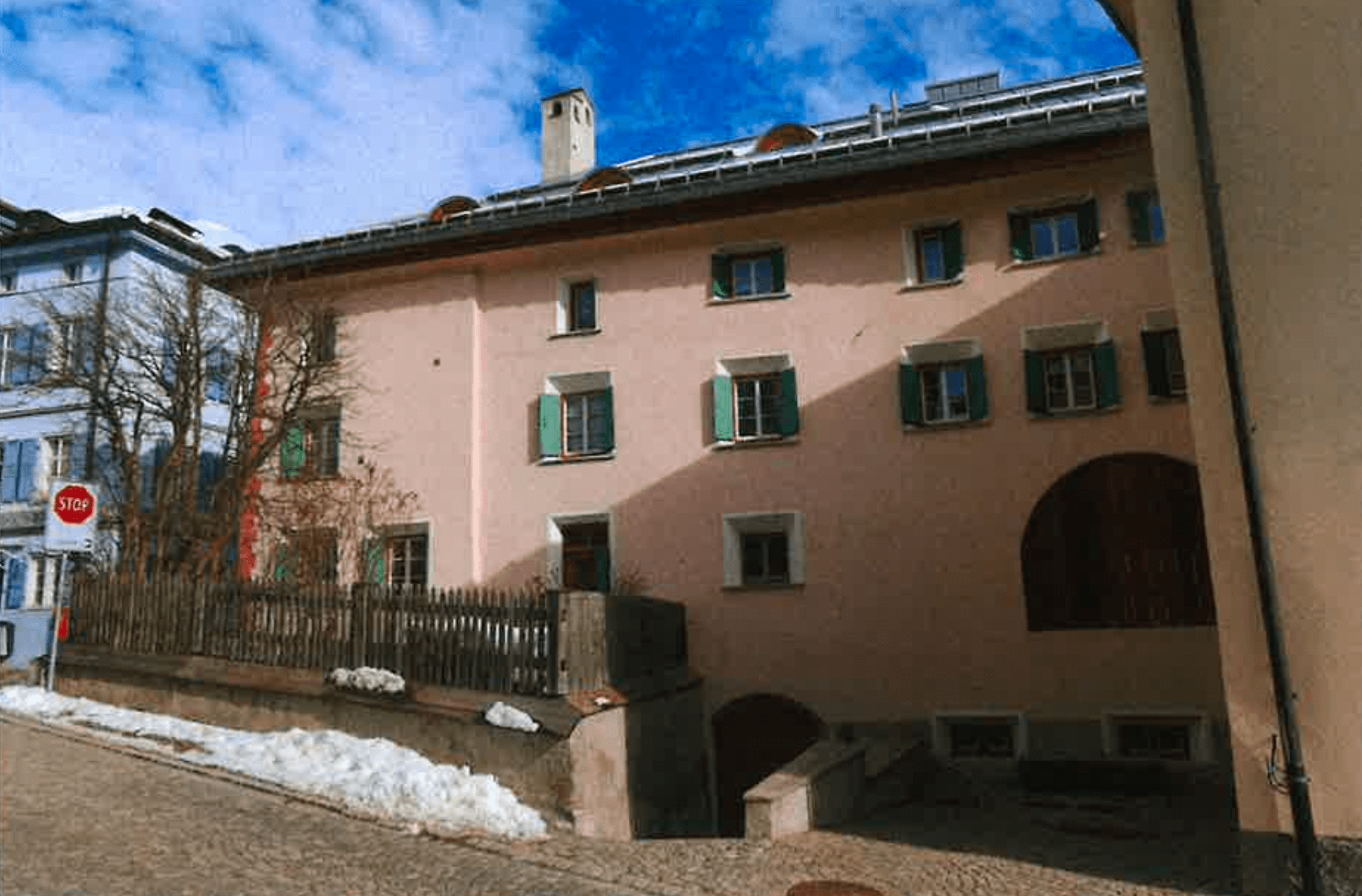 Property Inside Image perspectiv 2