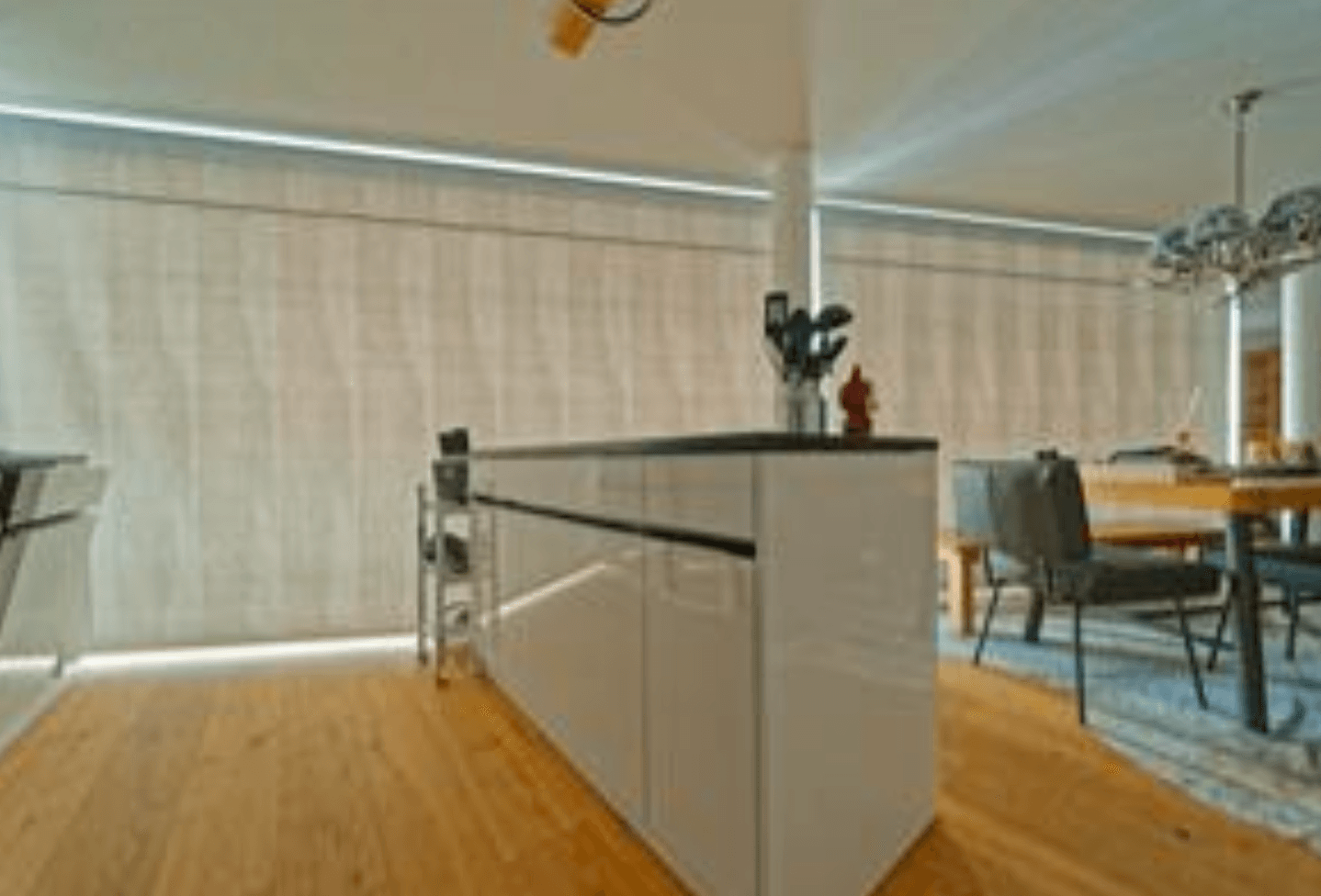Property Inside Image perspectiv 4