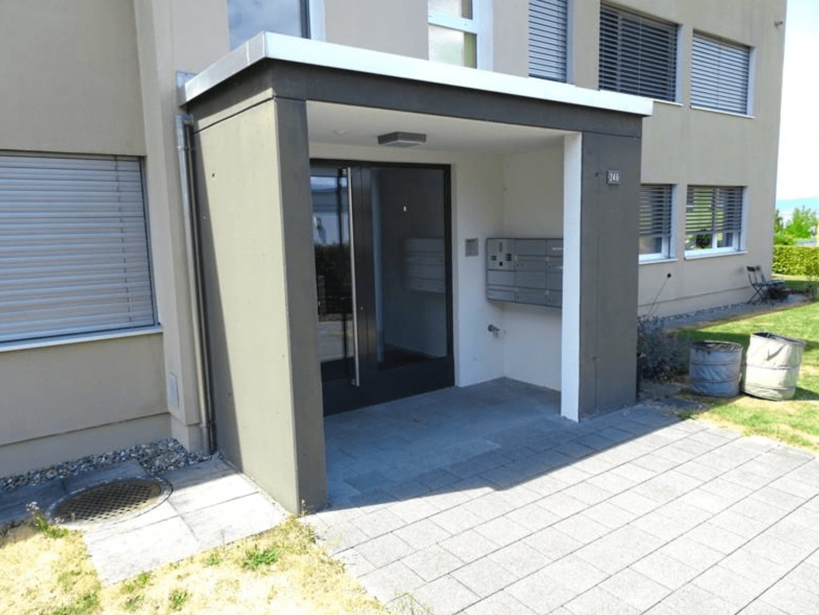 Property Inside Image perspectiv 3