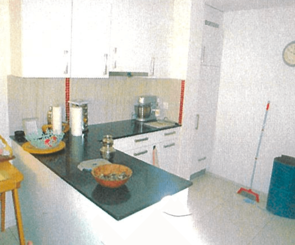 Property Inside Image perspectiv 4