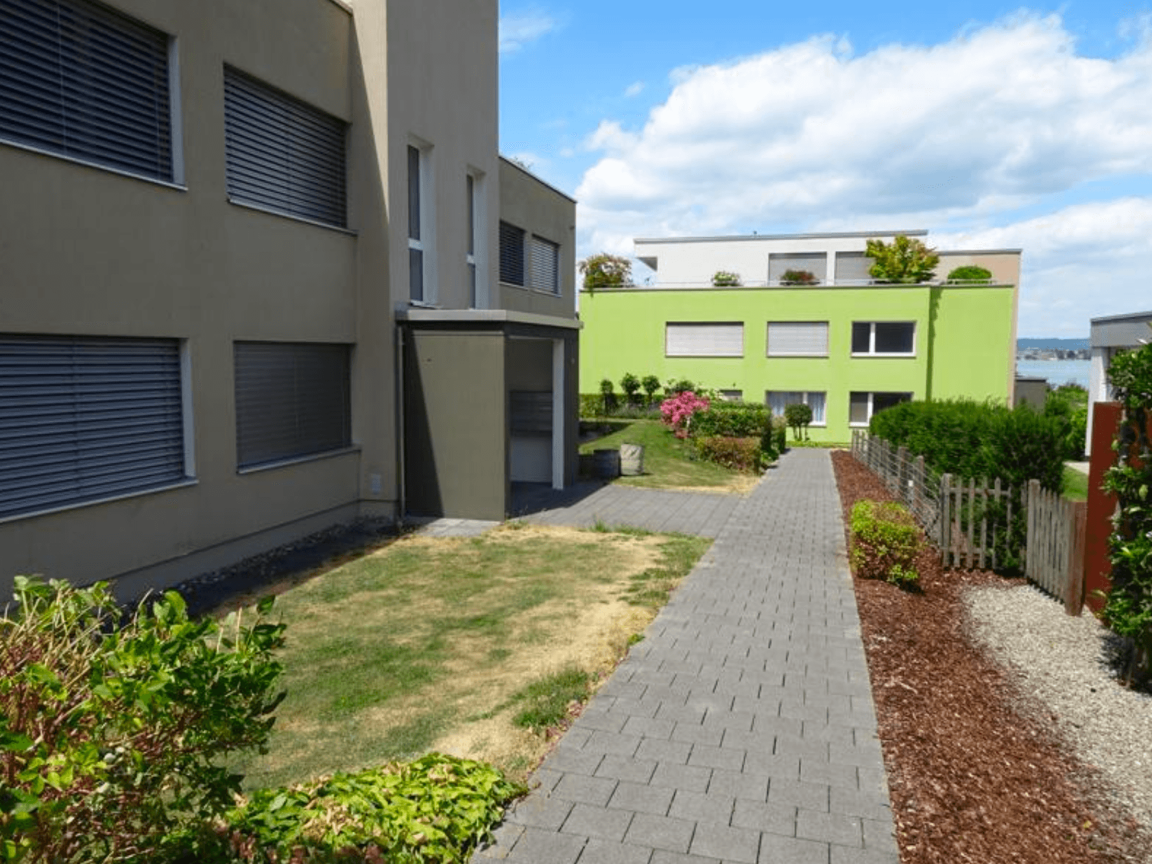 Property Inside Image perspectiv 2