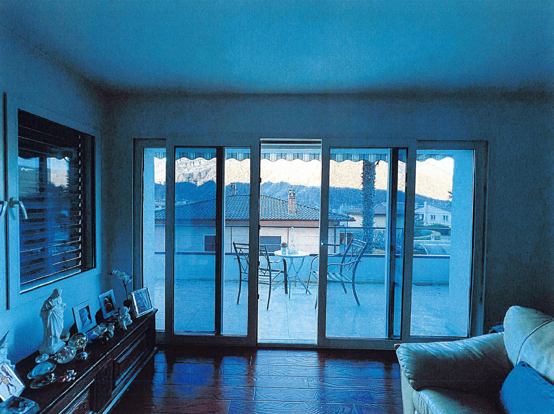 Property Inside Image perspectiv 3