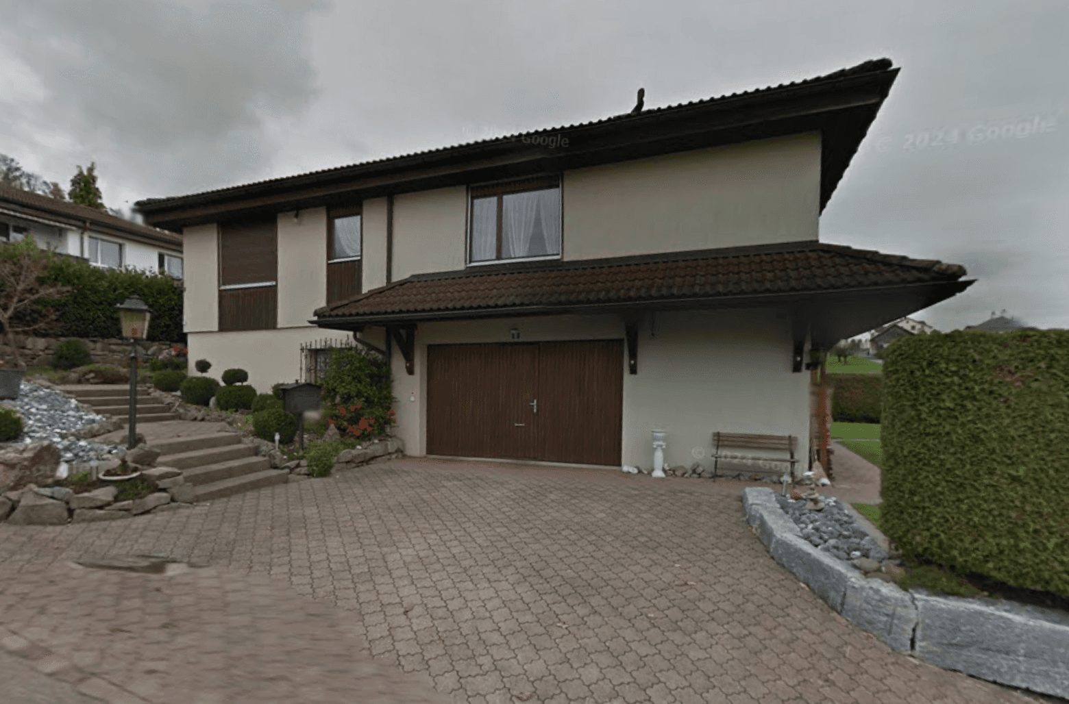Property Inside Image perspectiv 1