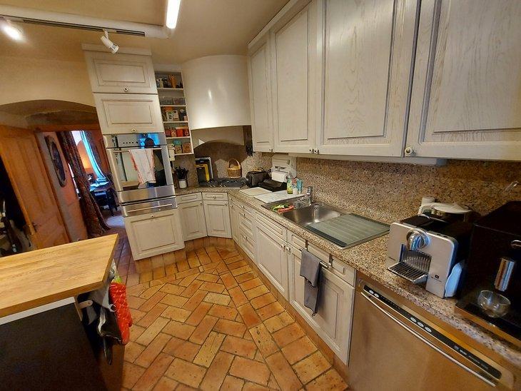 Property Inside Image perspectiv 4