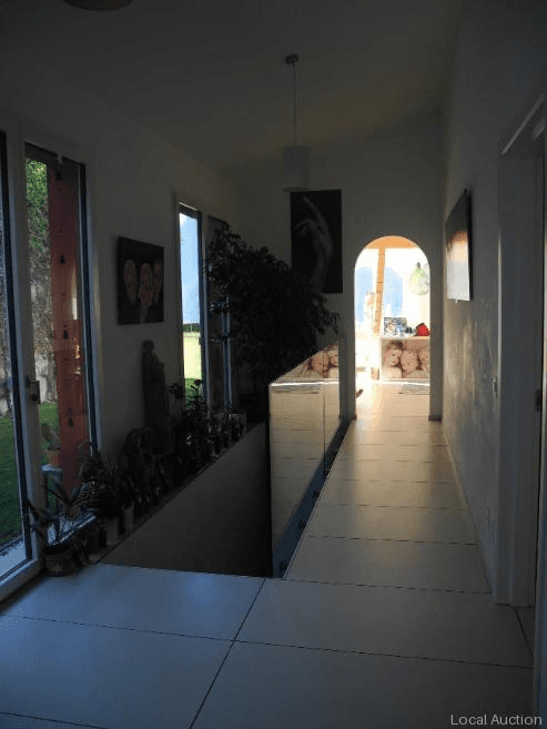Property Inside Image perspectiv 3