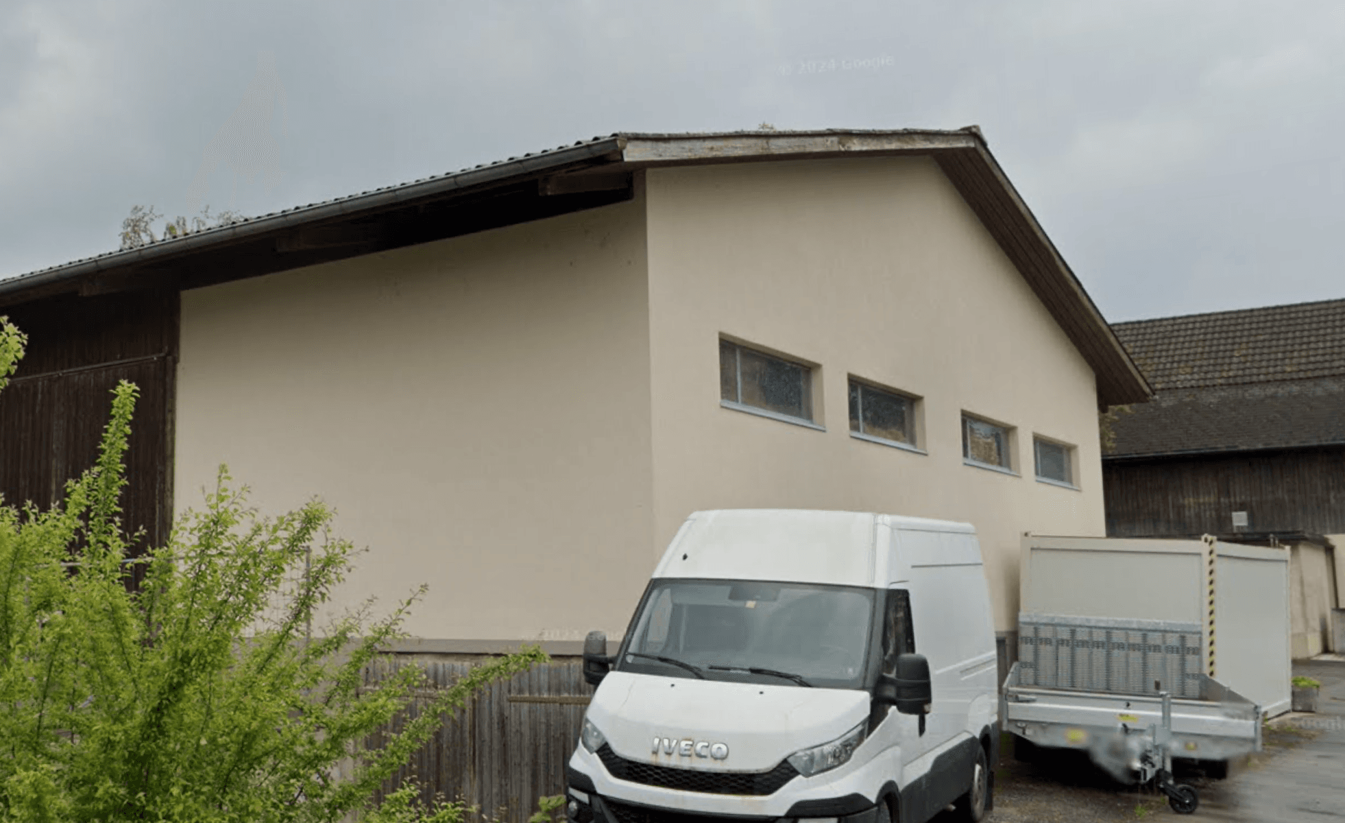 Property Inside Image perspectiv 4