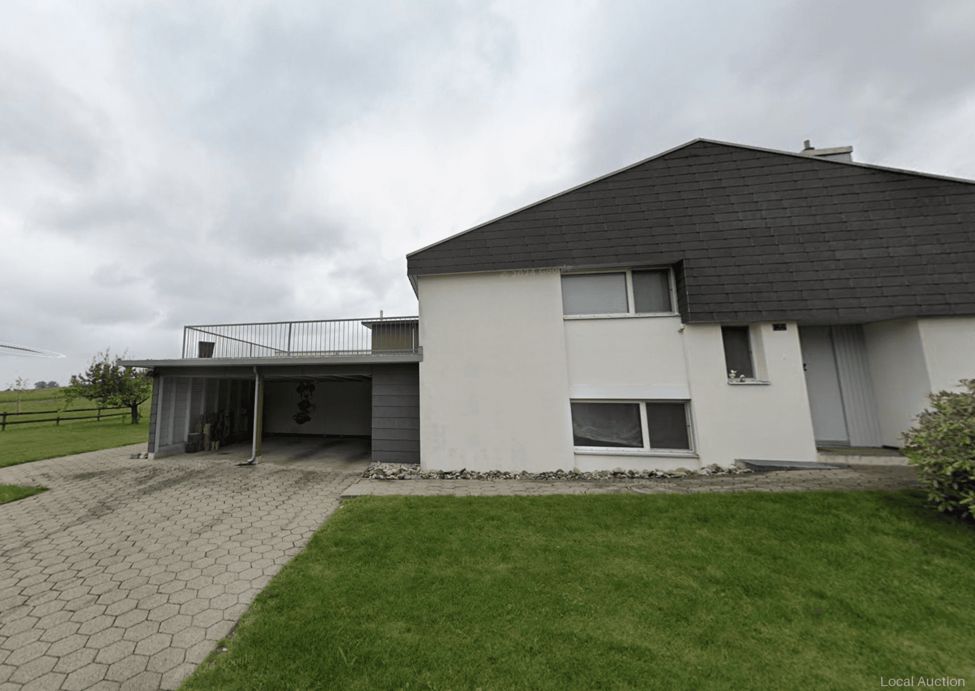 Property Inside Image perspectiv 2