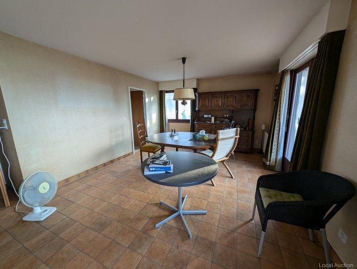 Property Inside Image perspectiv 3